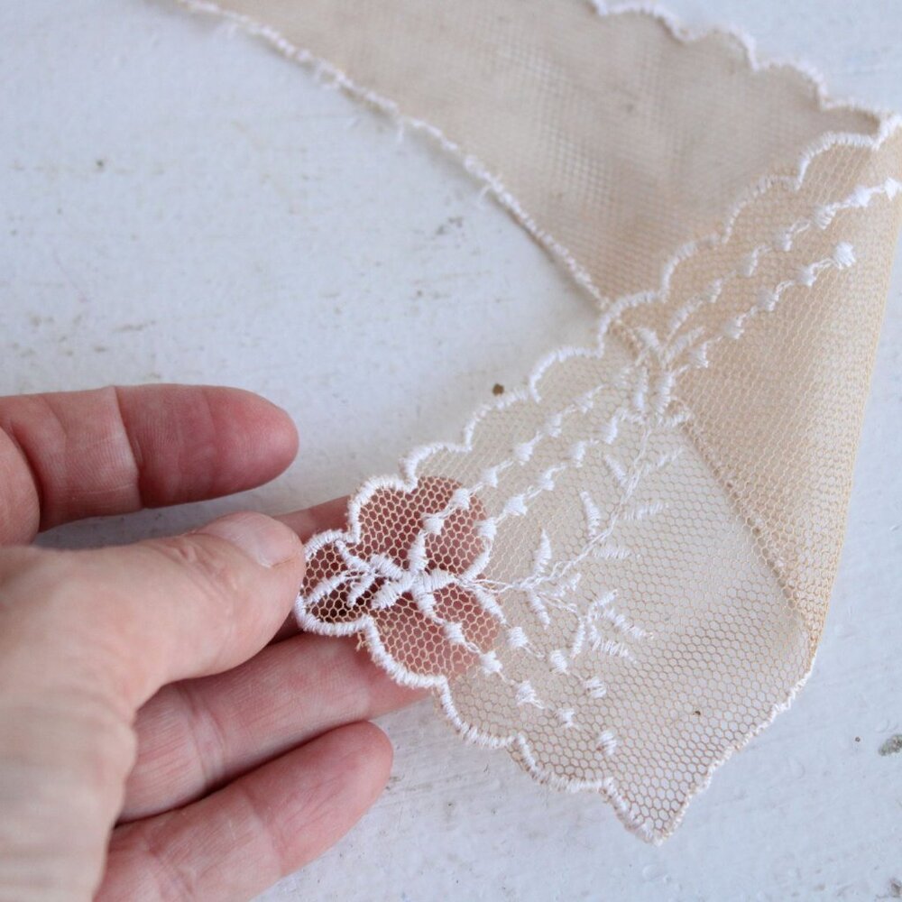 Vintage Ivory Lace Appliques, Pair of 9" Long Collar Pieces - Picture 5 of 10